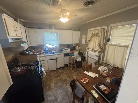 Kitchen - 1807 W 32nd Ave, Pine Bluff, AR 71603 photo 1 of 1