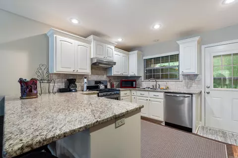 Kitchen - 2202 King St, Pine Bluff, AR 71601 photo 2 of 4
