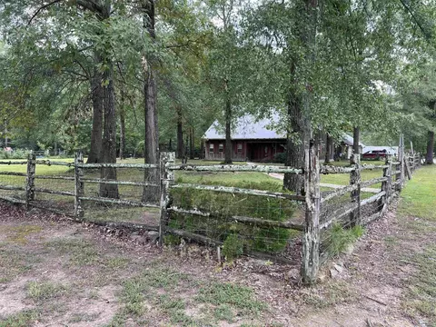 7521 Varnell Dr, Pine Bluff, AR 71603 photo 3