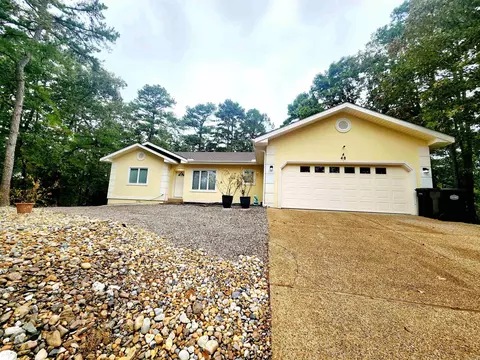48 Casino Cir, Hot Springs Village, AR 71909