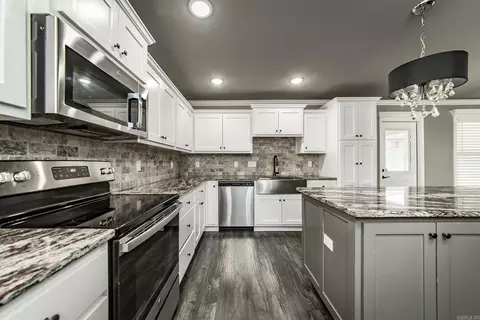 Kitchen - 17 Cimarron Cir, Cabot, AR 72023 photo 2 of 4
