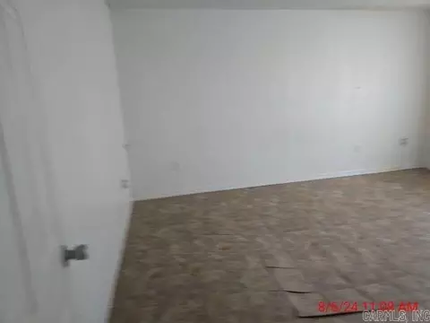Living - 3204 S Ohio St, Pine Bluff, AR 71601 photo 2 of 4