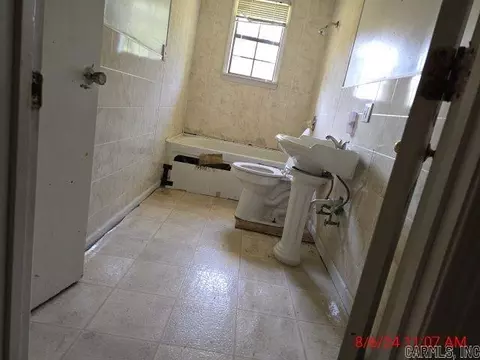 Bath - 3204 S Ohio St, Pine Bluff, AR 71601 photo 1 of 2