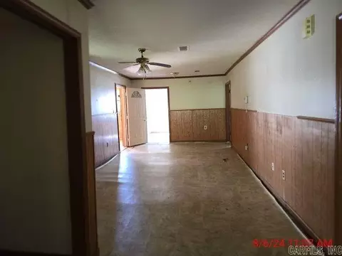 Living - 3204 S Ohio St, Pine Bluff, AR 71601 photo 1 of 4