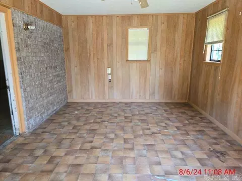 Living - 3204 S Ohio St, Pine Bluff, AR 71601 photo 4 of 4