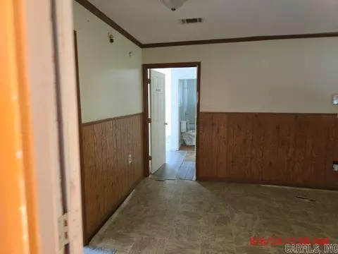 Entry Way - 3204 S Ohio St, Pine Bluff, AR 71601 photo 2 of 2