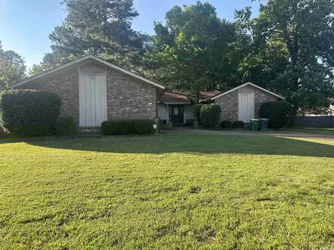 40 Crape Myrtle Pl, Little Rock, AR 72210