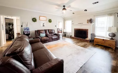 Living - 29 W Oak Dr, Cabot, AR 72023 photo 4 of 4