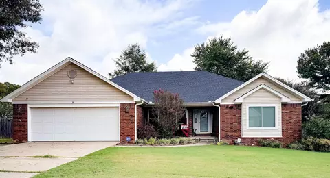 Exterior - 29 W Oak Dr, Cabot, AR 72023 photo 2 of 6