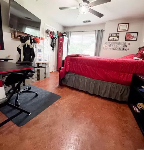 Bedroom - 29 W Oak Dr, Cabot, AR 72023 photo 5 of 6