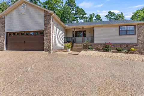 11 Atrayente Way, Hot Springs Village, AR 71909