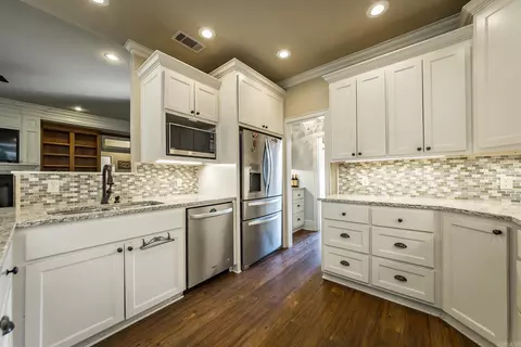 Kitchen - 188 Blackjack Rd, Greenbrier, AR 72058 photo 2 of 6