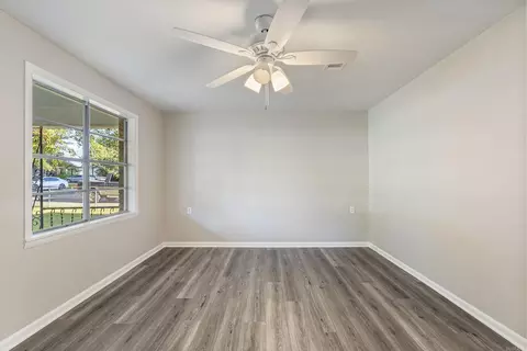 Living - 406 N Pecan St, Beebe, AR 72012 photo 2 of 7