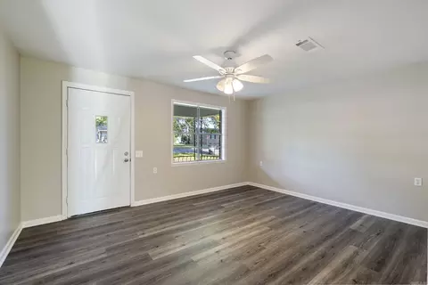 Living - 406 N Pecan St, Beebe, AR 72012 photo 1 of 7