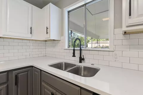 Kitchen - 406 N Pecan St, Beebe, AR 72012 photo 5 of 5