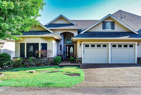 13 Divino Ln, Hot Springs Village, AR 71909