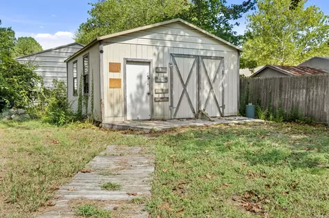 Exterior - 1806 Leewood Cv, Beebe, AR 72012 photo 6 of 7