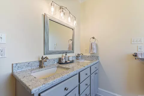 Bath - 3175 Robert Ott Cir, Conway, AR 72034 photo 3 of 4