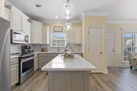 Kitchen - 3175 Robert Ott Cir, Conway, AR 72034 photo 3 of 4