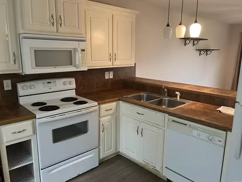 Kitchen - 27 Gold Meadows Loop, Ward, AR 72176 photo 1 of 1