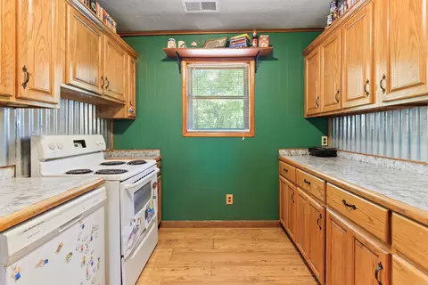 Kitchen - 35016 Highway 107, Cabot, AR 72023 photo 2 of 5