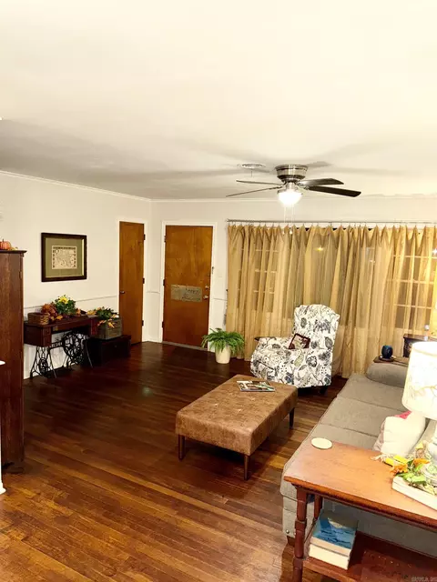 2304 W 39th Ave, Pine Bluff, AR 71603 photo 5