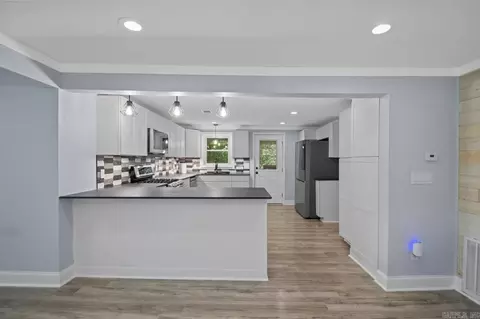 Kitchen - 2518 Wright Ave, Benton, AR 72019 photo 2 of 6