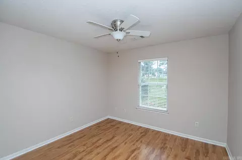 Bedroom - 1068 Pine Forest Dr, Benton, AR 72019 photo 5 of 6