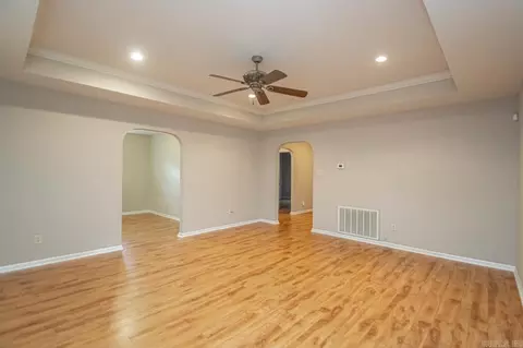 Living - 1068 Pine Forest Dr, Benton, AR 72019 photo 4 of 5