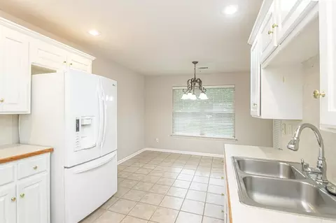 Kitchen - 1068 Pine Forest Dr, Benton, AR 72019 photo 3 of 3