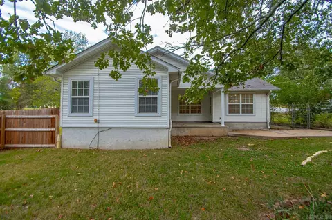 Exterior - 1068 Pine Forest Dr, Benton, AR 72019 photo 9 of 10