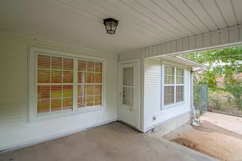 Exterior - 1068 Pine Forest Dr, Benton, AR 72019 photo 4 of 10
