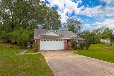 Exterior - 1068 Pine Forest Dr, Benton, AR 72019 photo 3 of 10