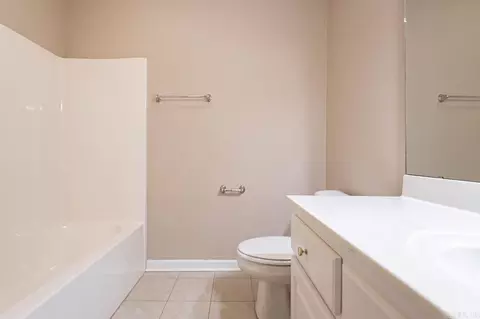 Bath - 1068 Pine Forest Dr, Benton, AR 72019 photo 3 of 4