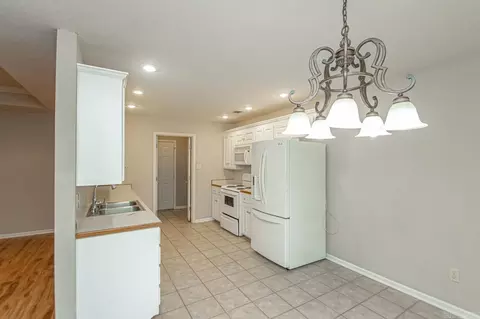 Kitchen - 1068 Pine Forest Dr, Benton, AR 72019 photo 1 of 3