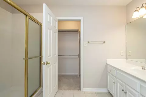 Bath - 1068 Pine Forest Dr, Benton, AR 72019 photo 1 of 4