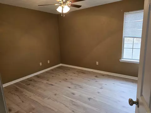 Bedroom - 12 Bear Run Trl, Conway, AR 72032 photo 4 of 6