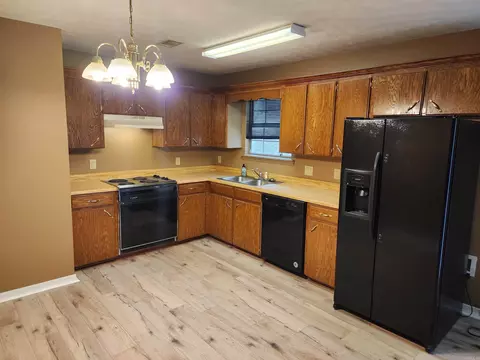 Kitchen - 12 Bear Run Trl, Conway, AR 72032 photo 3 of 3