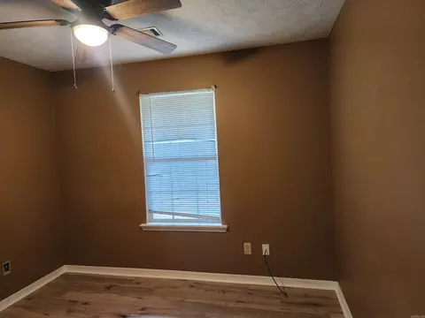Bedroom - 12 Bear Run Trl, Conway, AR 72032 photo 5 of 6