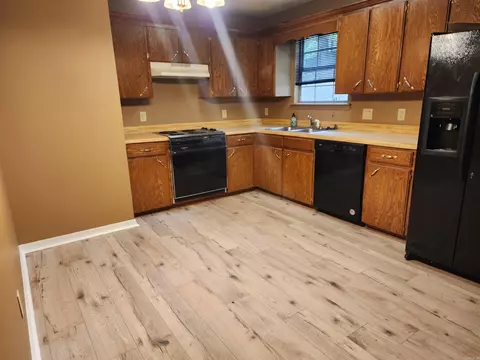Kitchen - 12 Bear Run Trl, Conway, AR 72032 photo 1 of 3