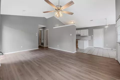 69 Pin Oak Loop, Maumelle, AR 72113 photo 4