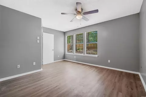 69 Pin Oak Loop, Maumelle, AR 72113 photo 16