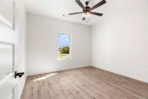 Bedroom - 1 High Point Dr, Greenbrier, AR 72058 photo 4 of 6