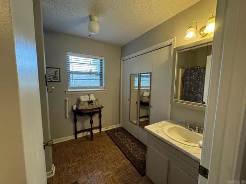 Bath - 81 Oak St, Ash Flat, AR 72513 photo 1 of 2