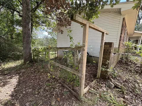 Exterior - 81 Oak St, Ash Flat, AR 72513 photo 6 of 9