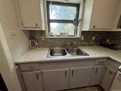Kitchen - 81 Oak St, Ash Flat, AR 72513 photo 1 of 5