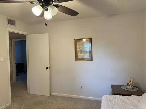 Bedroom - 81 Oak St, Ash Flat, AR 72513 photo 2 of 9
