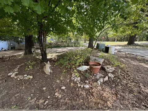 Exterior - 81 Oak St, Ash Flat, AR 72513 photo 2 of 9