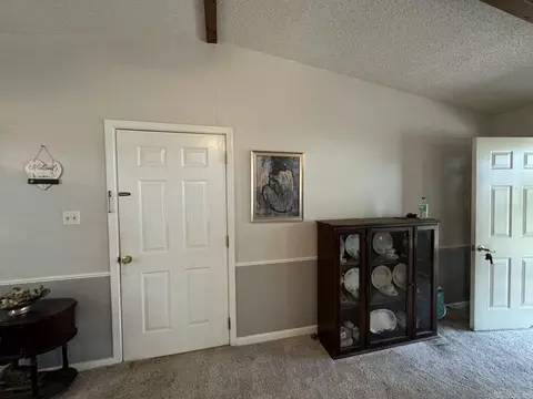 Entry Way - 81 Oak St, Ash Flat, AR 72513 photo 1 of 5