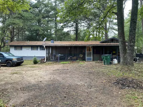 424 Lakeshore Dr, Greers Ferry, AR 72067